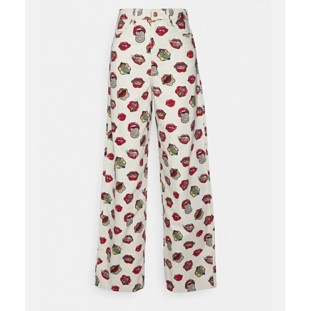 NWT Wrangler Barrel Jeans in Read my Lips print - Picture 3 of 11